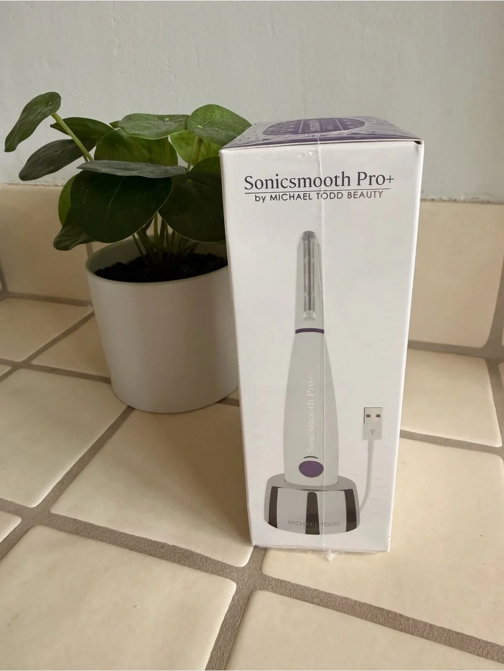 Sonicsmooth Pro+ White & Purple Facial Dermaplaning Device
